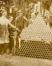 Rice Brothers Factory workers with shell cases, East Grinstead c1915