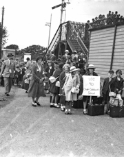 Evacuee children from London arrive at Billingshurst station 1939