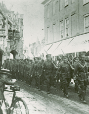 Chichester territorials leave for The Front