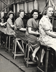 Ammunition workers in Jones' Garage, Belmont Street, Bognor Regis, c1942